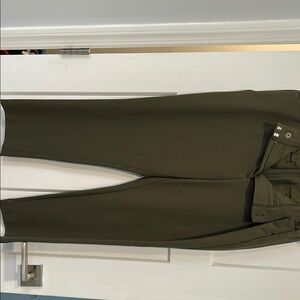 Women’s Olive Green Capris